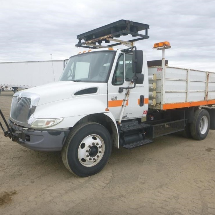 2006 INTERNATIONAL DURASTAR 4300