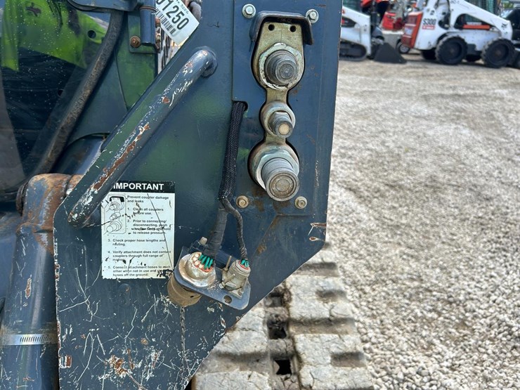 2019-deere-325g-image-11
