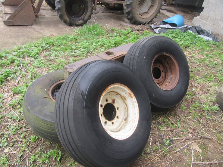 #9590-•-(4)-14l16-tires-image-1