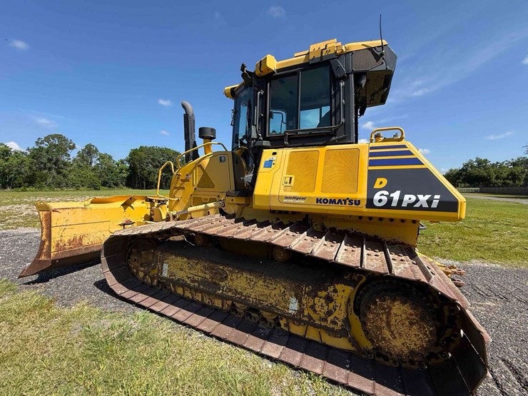 2017-komatsu-d61pxi-24-image-14