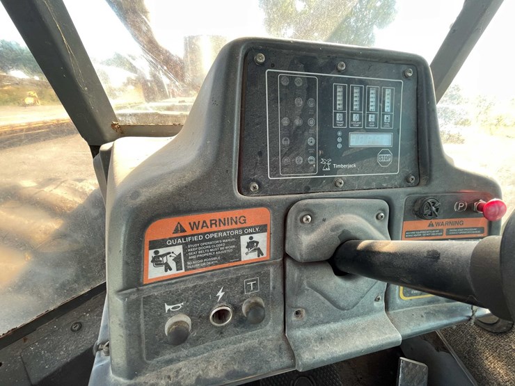 2000-john-deere-660-image-38