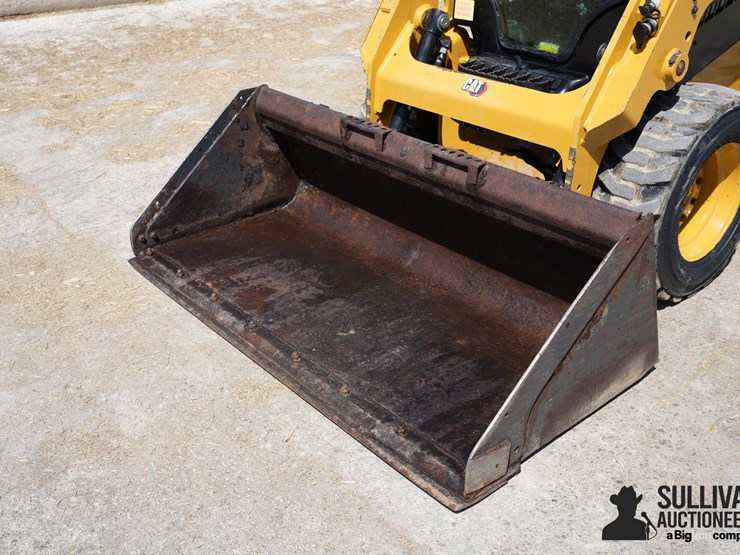 2023-caterpillar-226d3-image-9