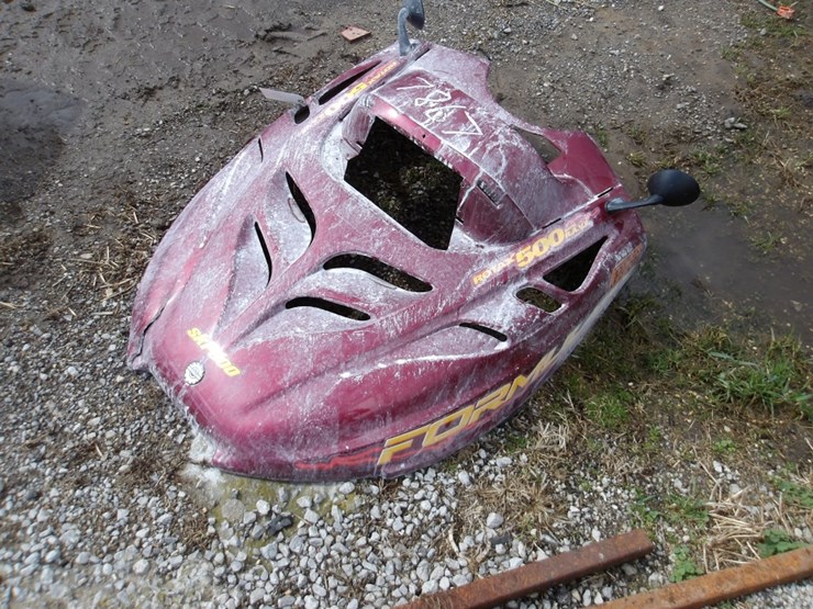 #9225-•-ski-doo-formula-500-snowmobile-hood-image-1