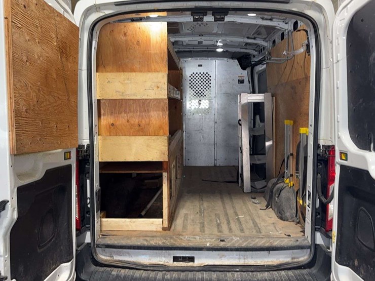 2019-ford-transit-image-11