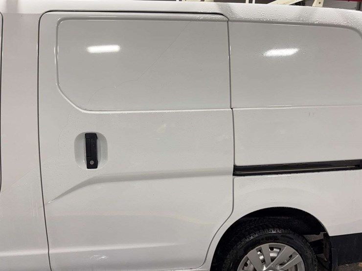 2020-nissan-nv200-image-24