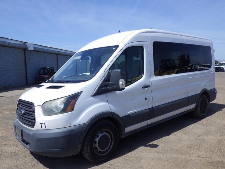 2017-ford-transit-image-2