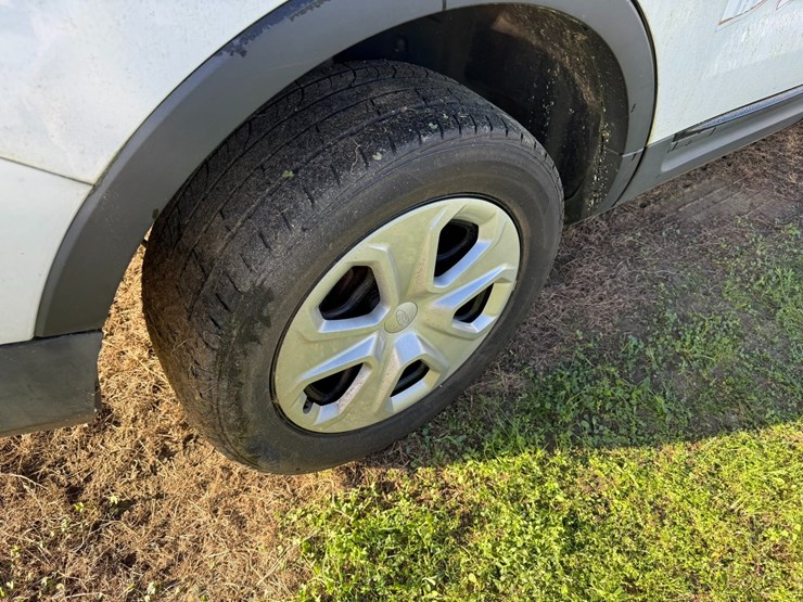 2014-ford-explorer-image-11
