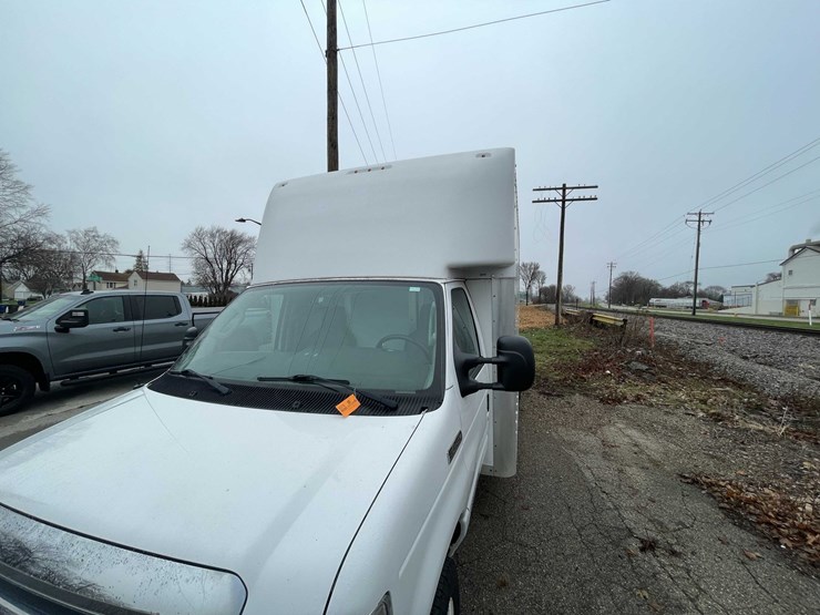 2016-ford-e450-image-17
