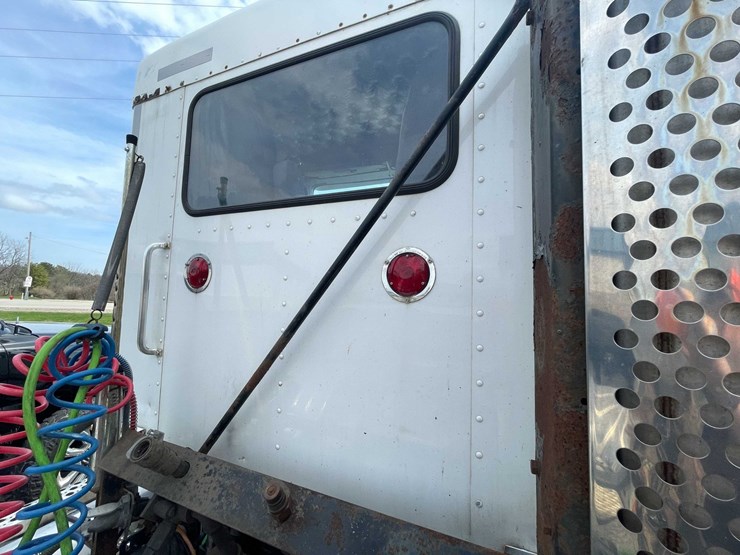 1997-kenworth-t800-image-39