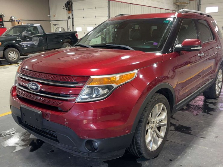 2015-ford-explorer-limited-image-1