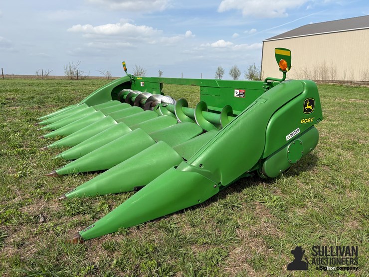 2009-john-deere-608c-image-1