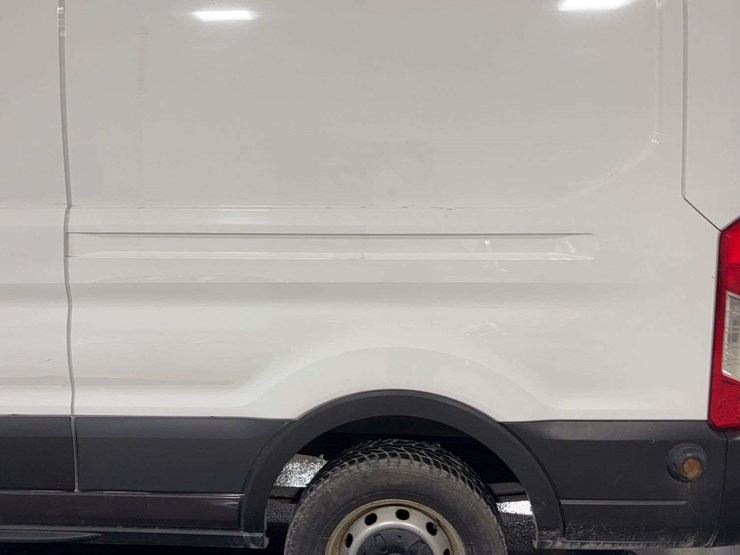 2019-ford-transit-image-19