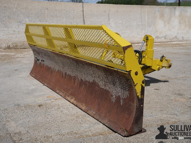 2013-degelman-7200-image-1