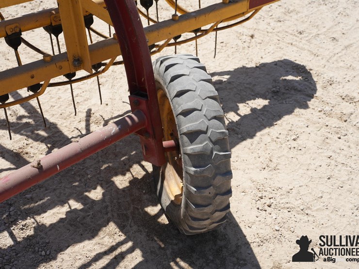 new-holland-258-image-16