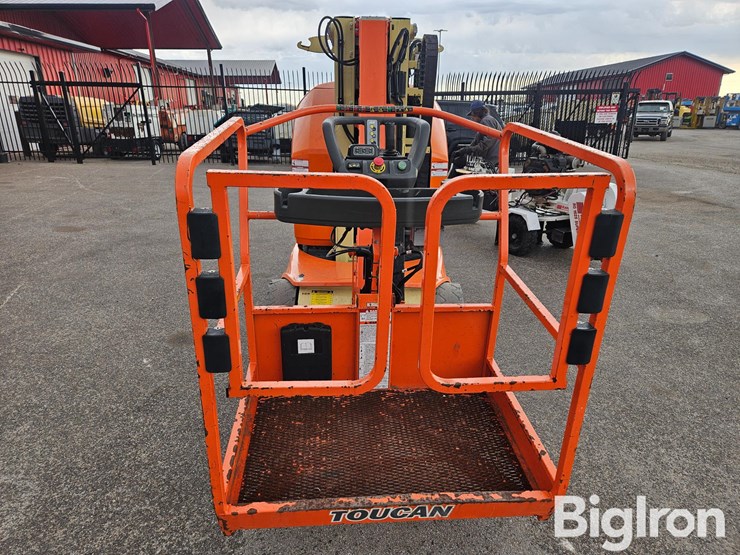 2019-jlg-toucan-32e-image-2