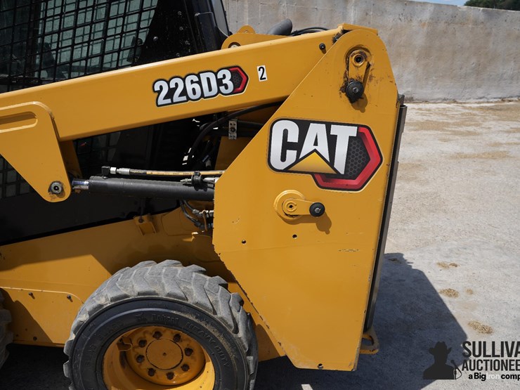 2023-caterpillar-226d3-image-11