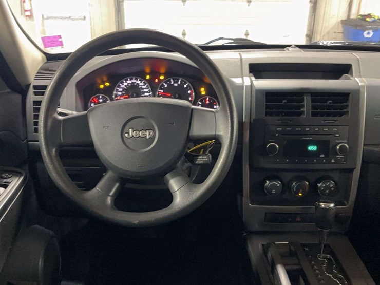 2009-jeep-liberty-image-21