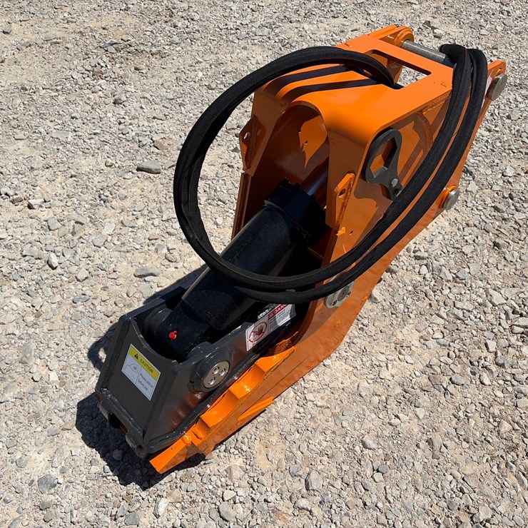 #513 • Unused Wolverine Hydraulic Excavator Clamp