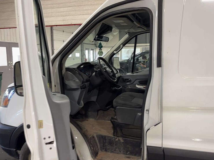 2019-ford-transit-image-6