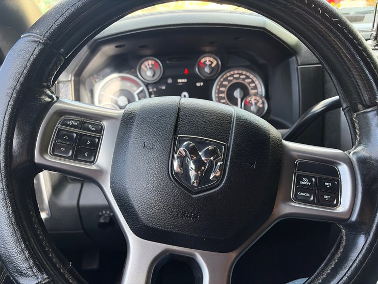 2017-dodge-3500-image-15