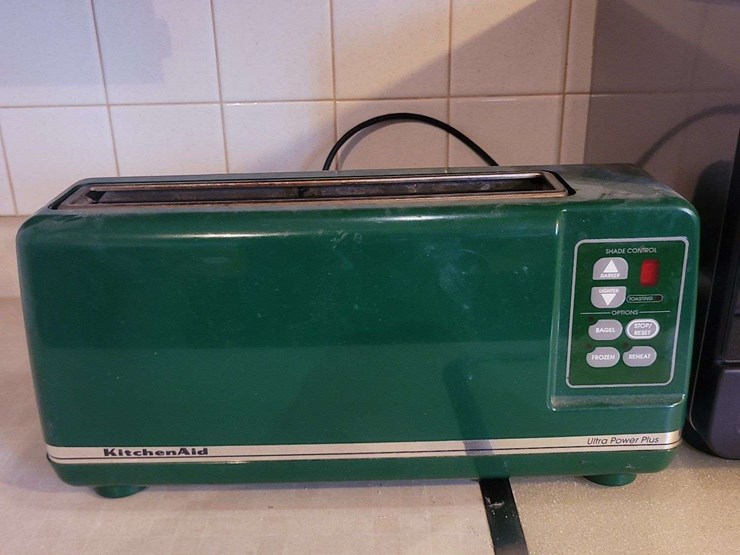 kitchenaid-ultra-power-plus-toaster-and-hamilton-beach-air-fryer-toaster-oven-image-2