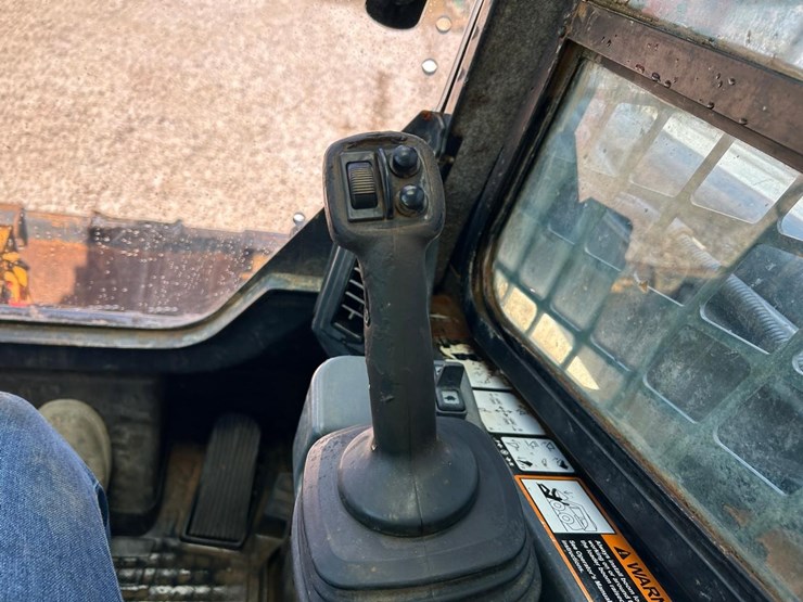 2019-deere-325g-image-20