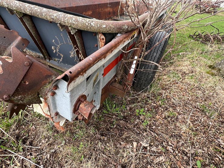 #9560-•-new-idea-parts-spreader-image-4