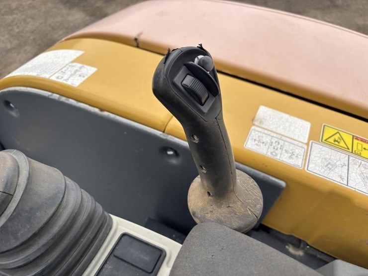 2015-caterpillar-305e2-cr-image-36