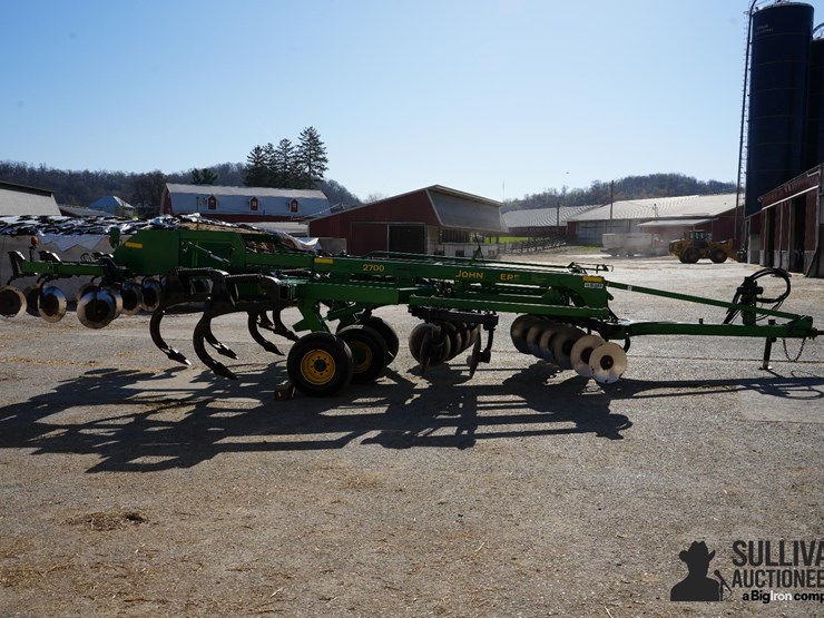 2011-john-deere-2700-image-4