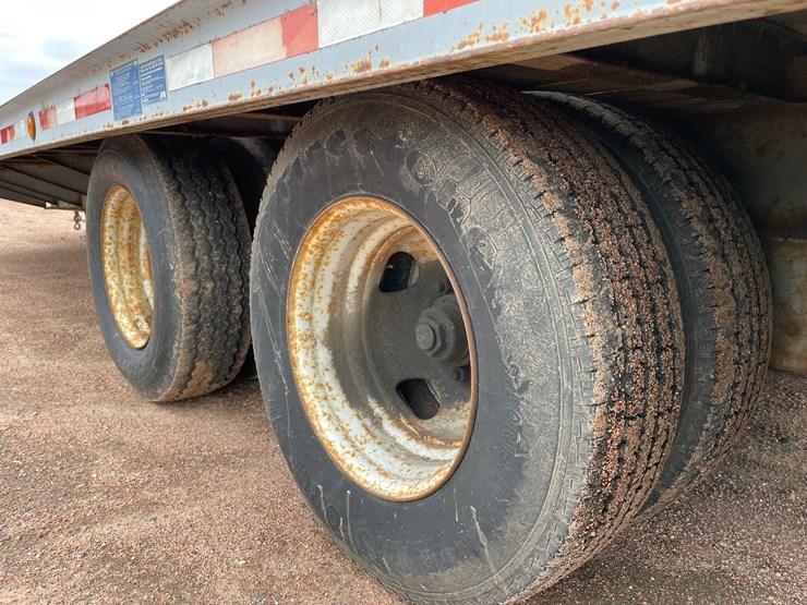 #366-•-1995-redi-haul-r25'-deckover-dovetail-trailer-(has-wi-title)-(nitke-yard-mosinee,-wi)-image-24