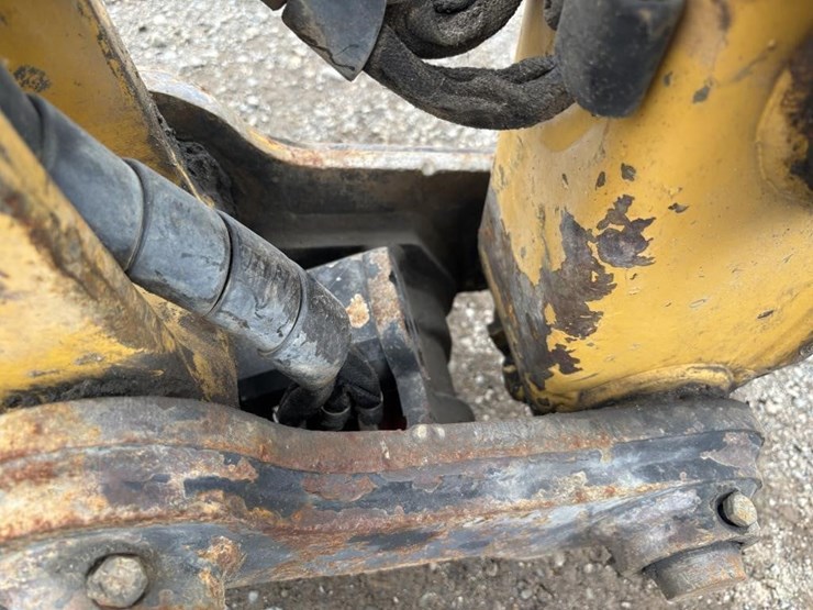 2015-caterpillar-305e2-cr-image-16