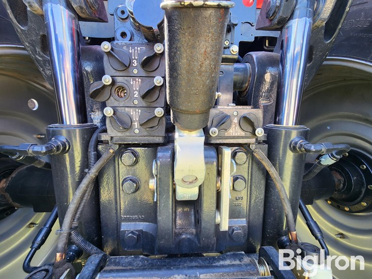 2013-case-ih-260-magnum-mfwd-tractor-image-12
