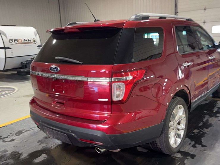 2015-ford-explorer-limited-image-5