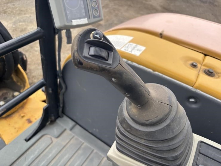 2015-caterpillar-305e2-cr-image-33