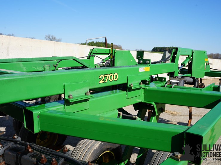 2011-john-deere-2700-image-20
