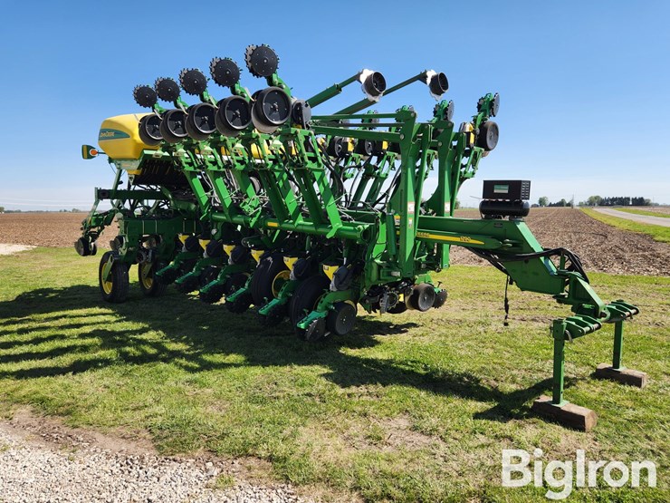 2004-john-deere-1790-ccs-image-3