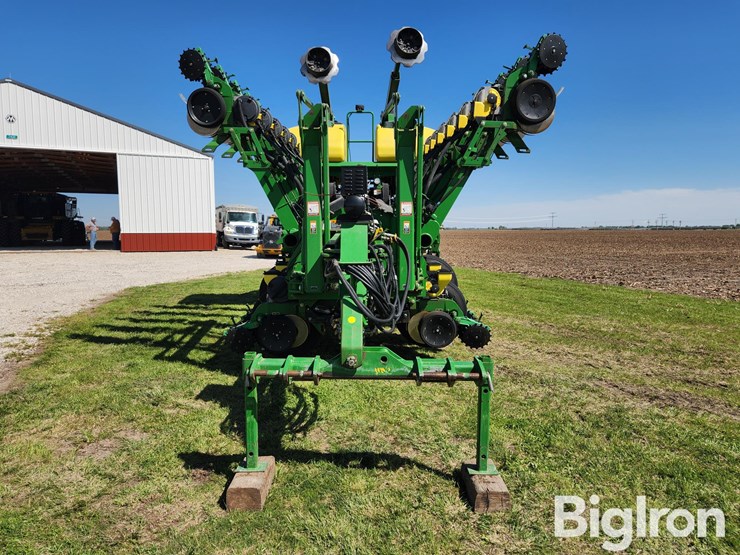 2004-john-deere-1790-ccs-image-2