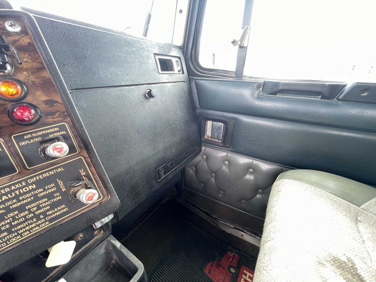 1997-kenworth-t800-image-51