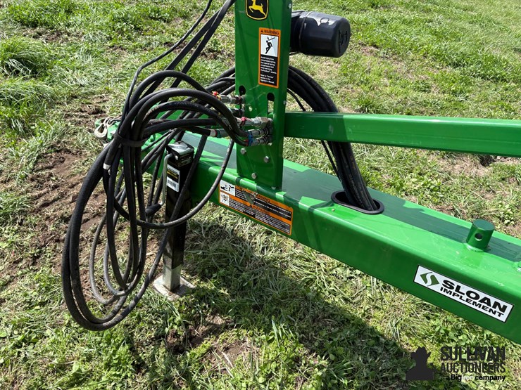 2014-john-deere-2310-image-12