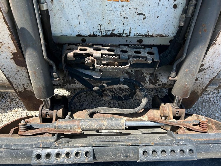 2015-bobcat-t650-image-10