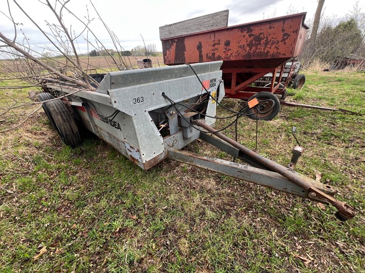 #9560-•-new-idea-parts-spreader-image-7