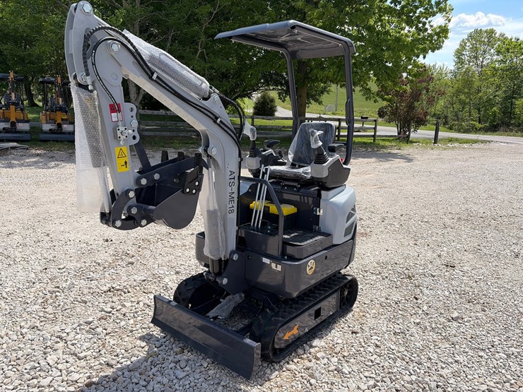 #163-•-unused-2026-ats-me18-mini-excavator-image-1