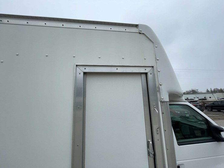 2017-ford-e450-image-44