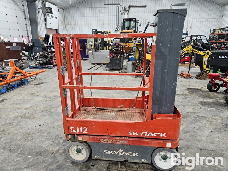 2016-skyjack-sj12-image-8