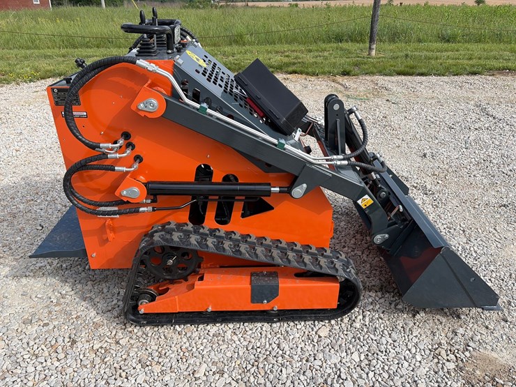 #212-•-unused-2026-ats-t460-mini-skid-steer-loader-image-3