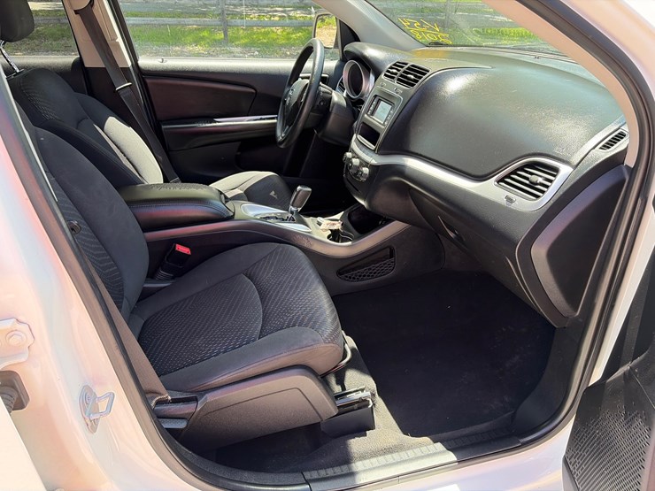 2018-dodge-journey-image-19