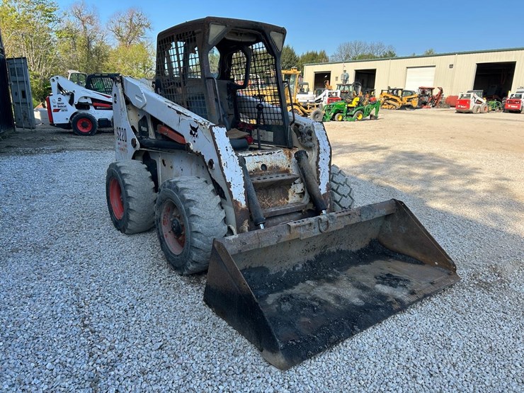 bobcat-s220-image-6