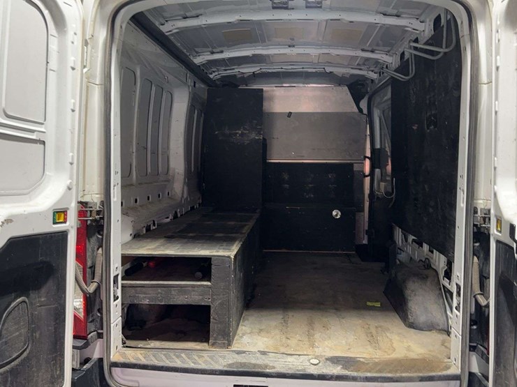 2019-ford-transit-image-11