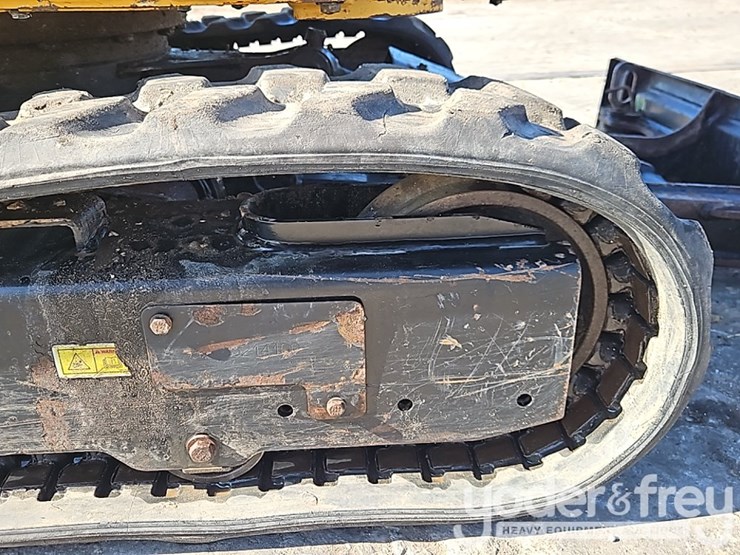 2023-caterpillar-301.7-image-10