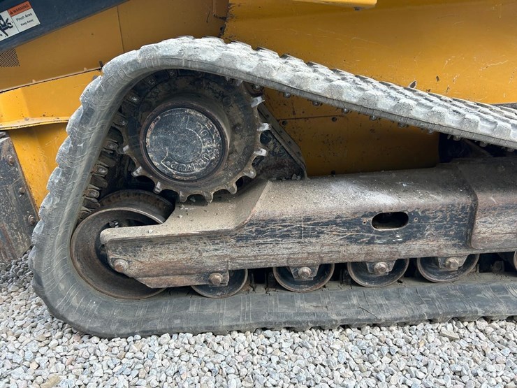 deere-333e-image-13